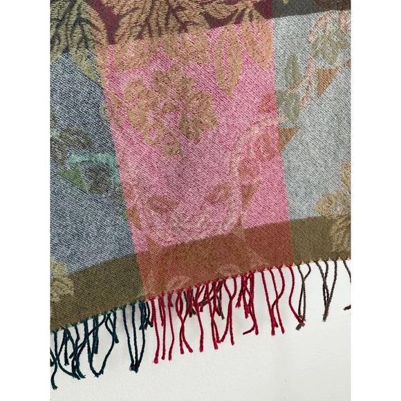 Vintage Corrierildo Italy Wool Reversible Fringe Blanket Scarf Winter Shawl - Picture 10 of 12